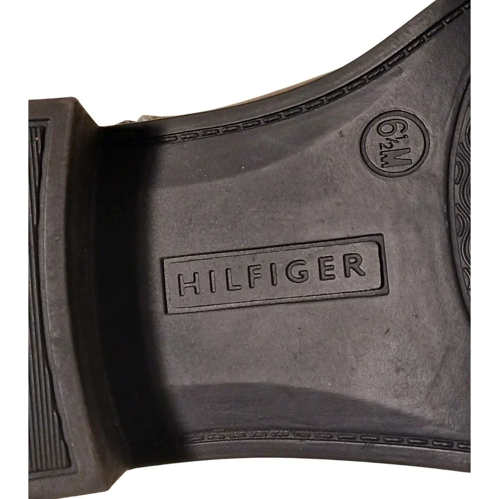 Tommy‎ Hilfiger Black Leather Ankle Boots Women's 6.5 Side Zip Gold TH Logo - Picture 9 of 16